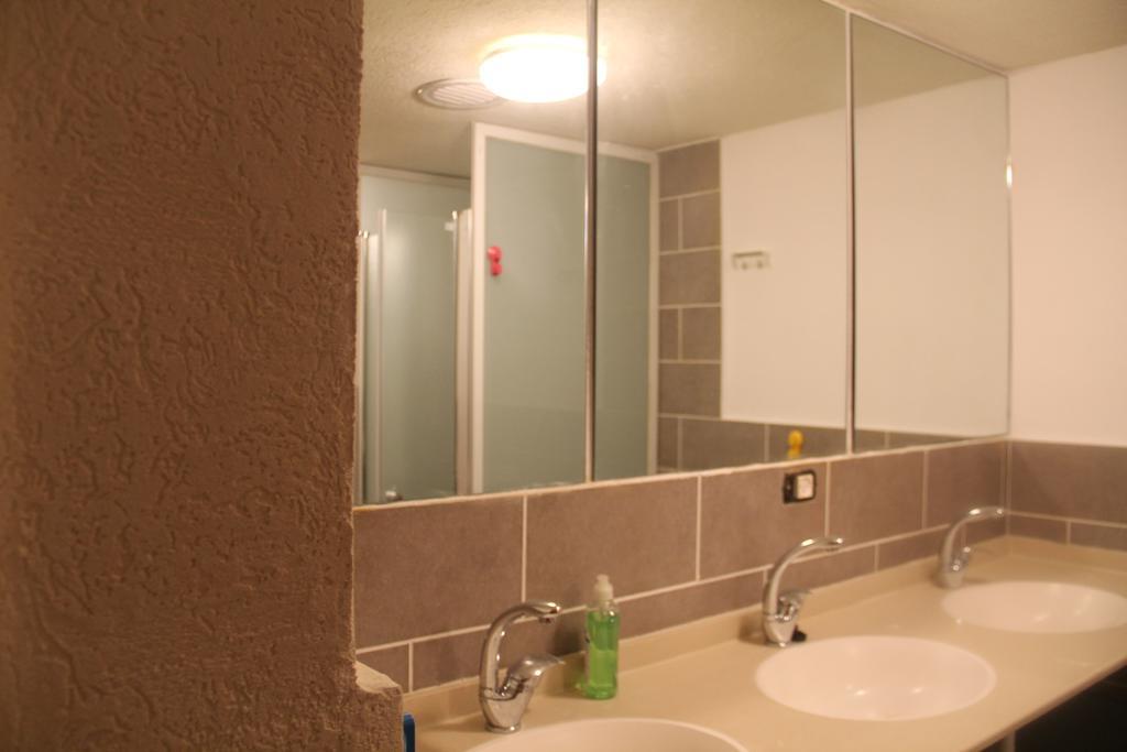 Al Yakhour Hostel Haifa Værelse billede